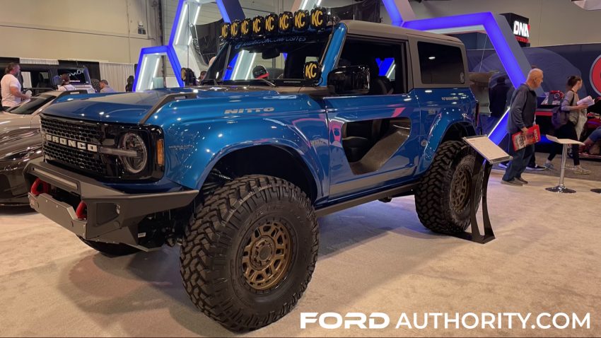 2022-Ford-Bronco-Fiberglass-Halo-Doughnut-Doors-with-Carbon-Fiber-Inserts-by-Anderson-Composit...jpg