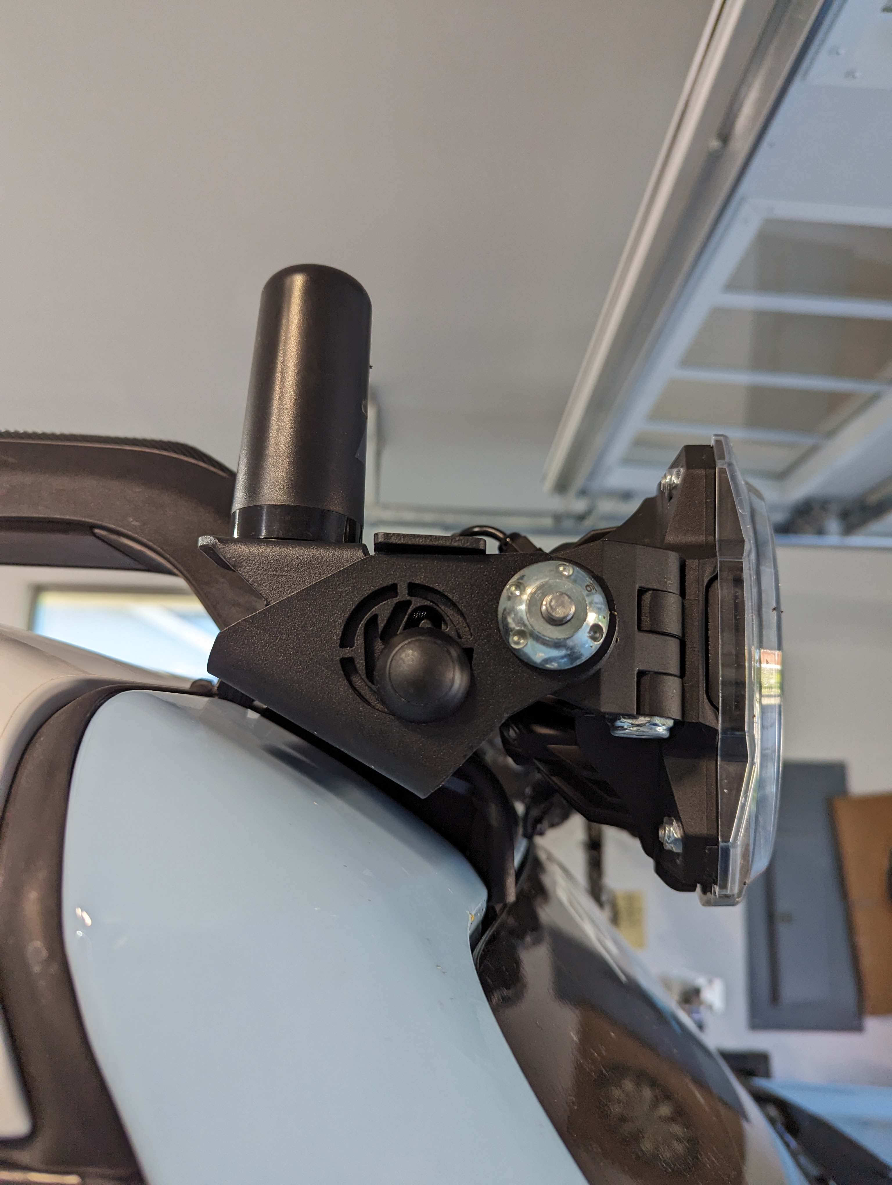 antenna mount.jpg