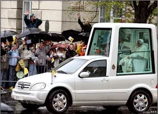 Popemobile.JPG