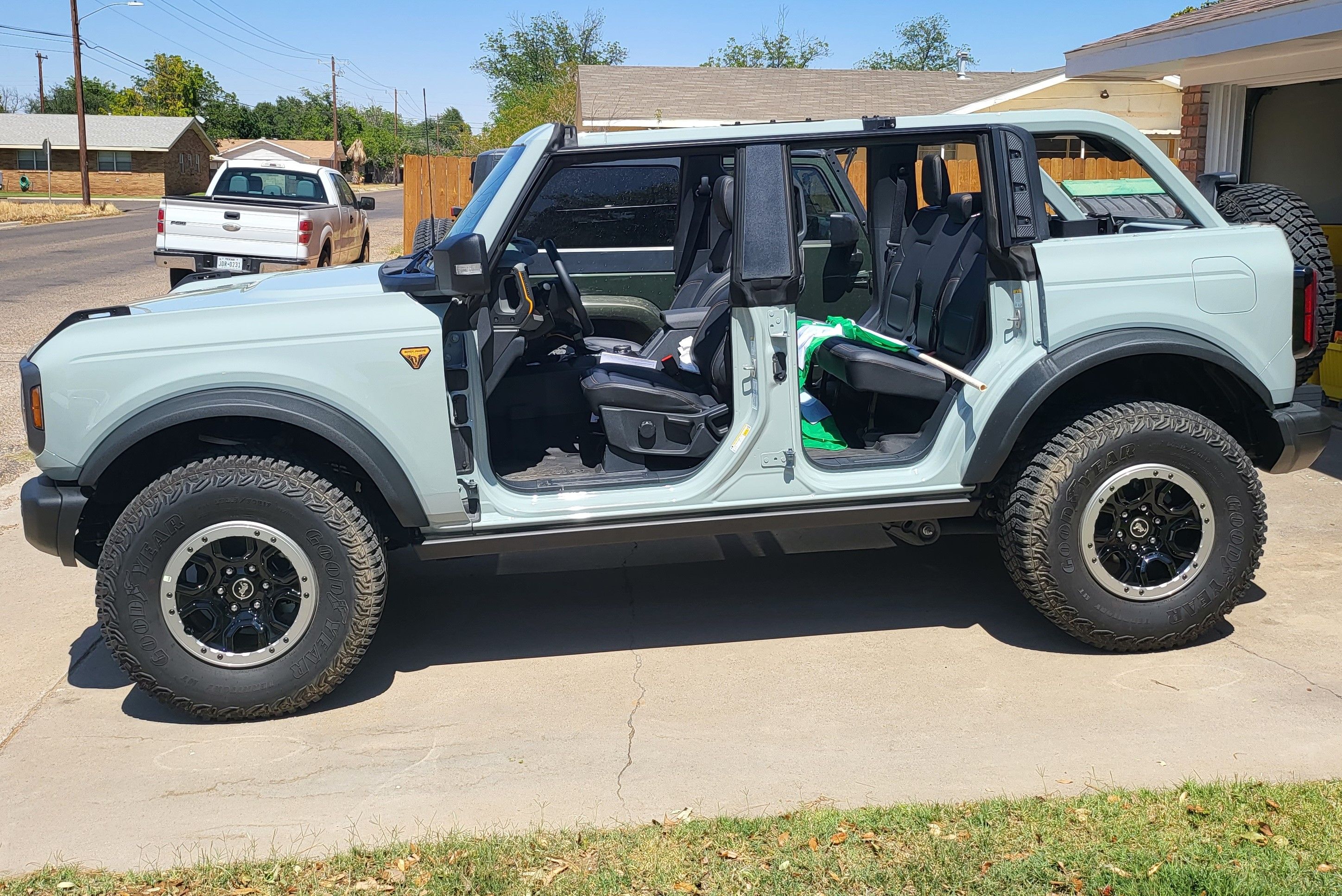 bronco(002).jpg