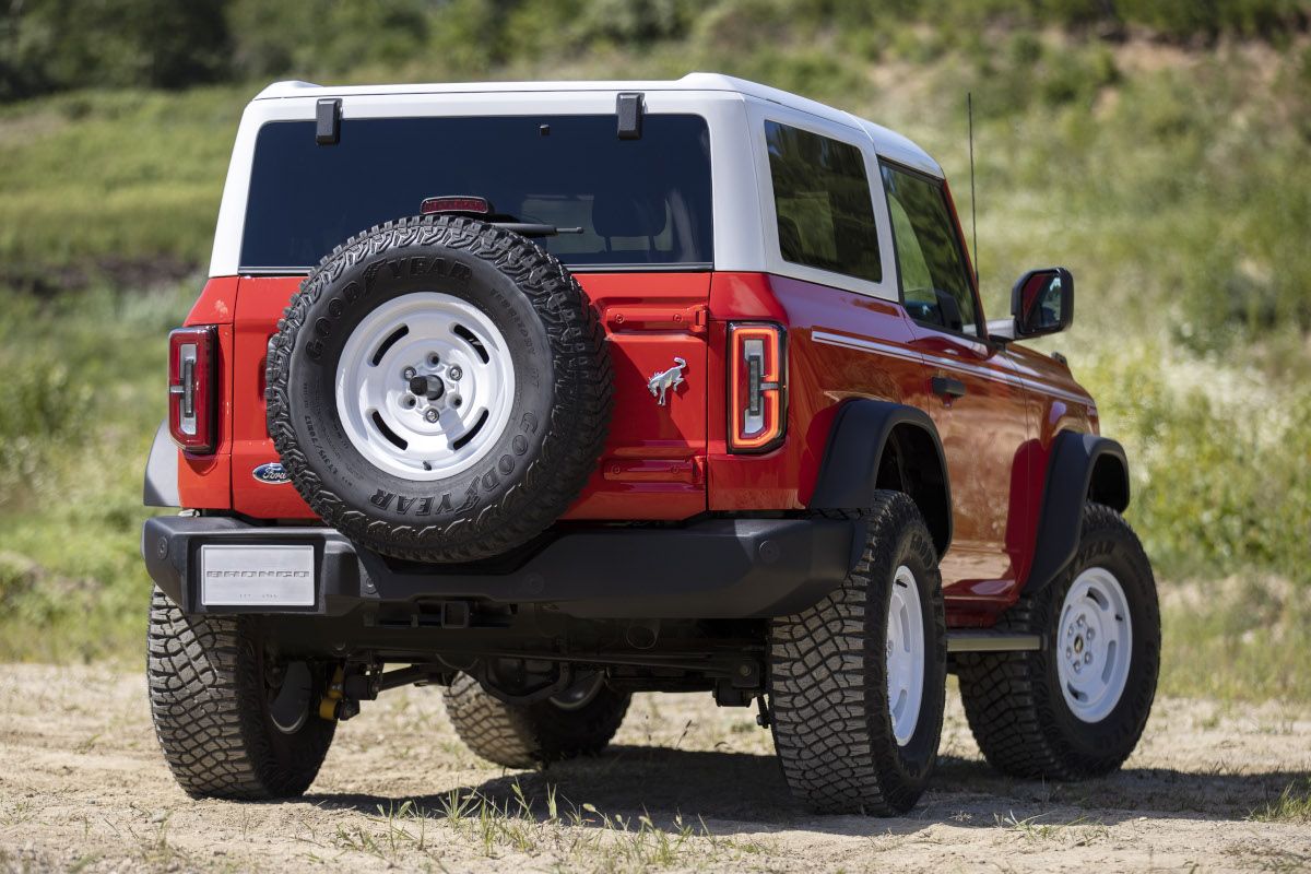 2023 Bronco Heritage Edition_Race Red_03.jpg
