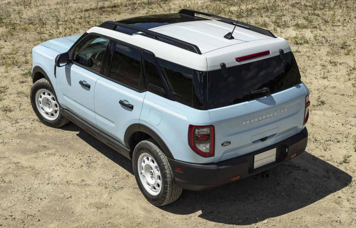 2023 Bronco Sport Heritage Edition_Robin's Egg Blue_02.jpg