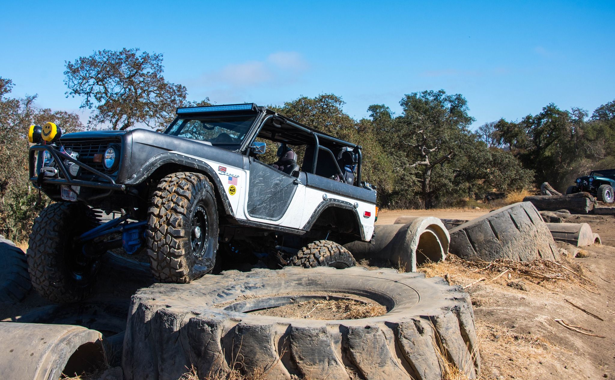 bronco holl2.jpg
