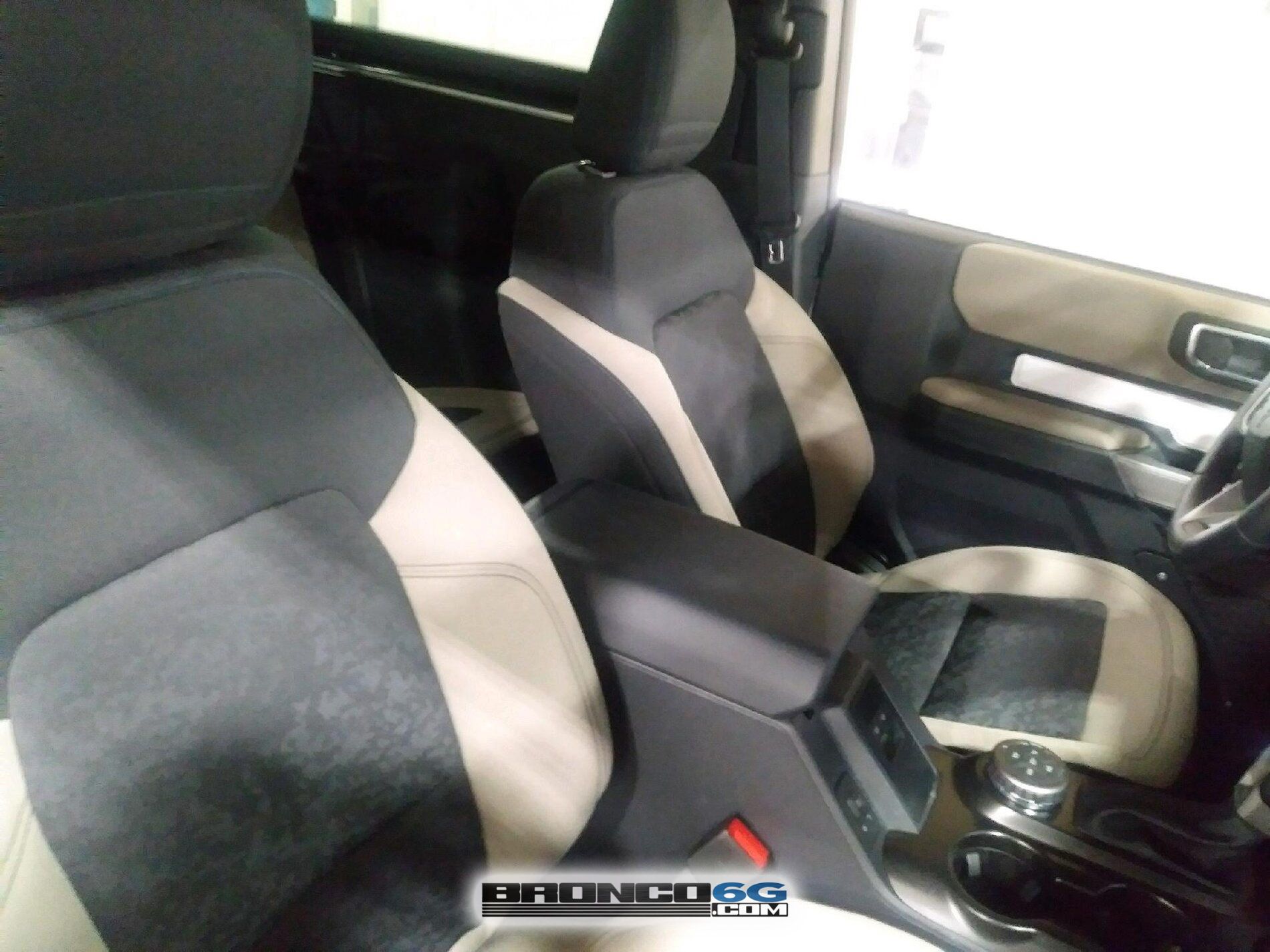 2021 Bronco interior factory production line photos 40 Wildtrak 2.jpg