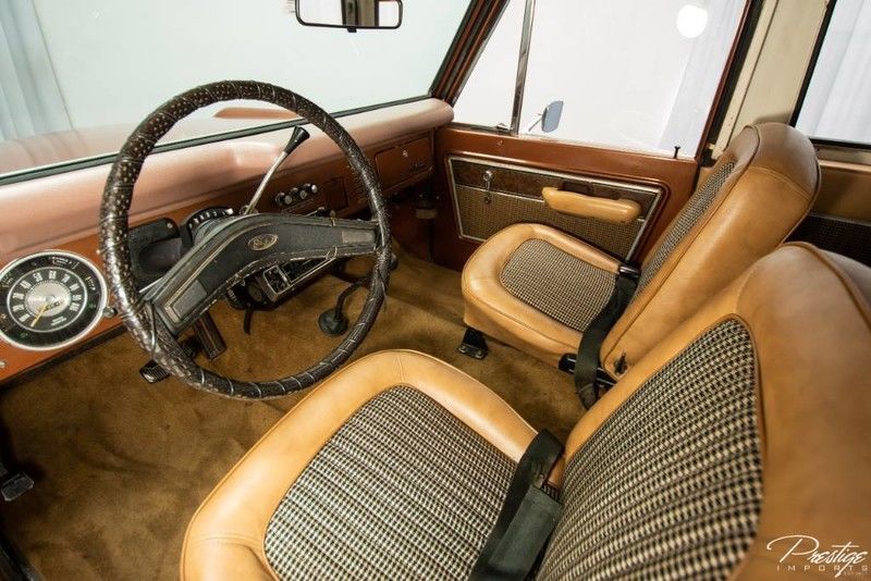 1977-Ford-Bronco-Interior-Cabin-Dashboard_d.jpg
