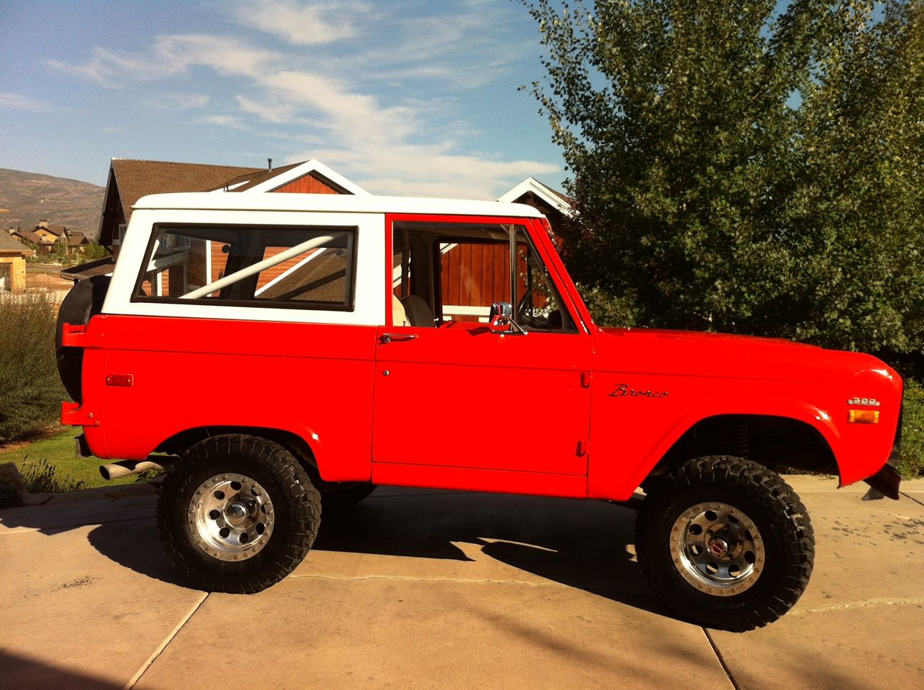 1971 Bronco.jpg