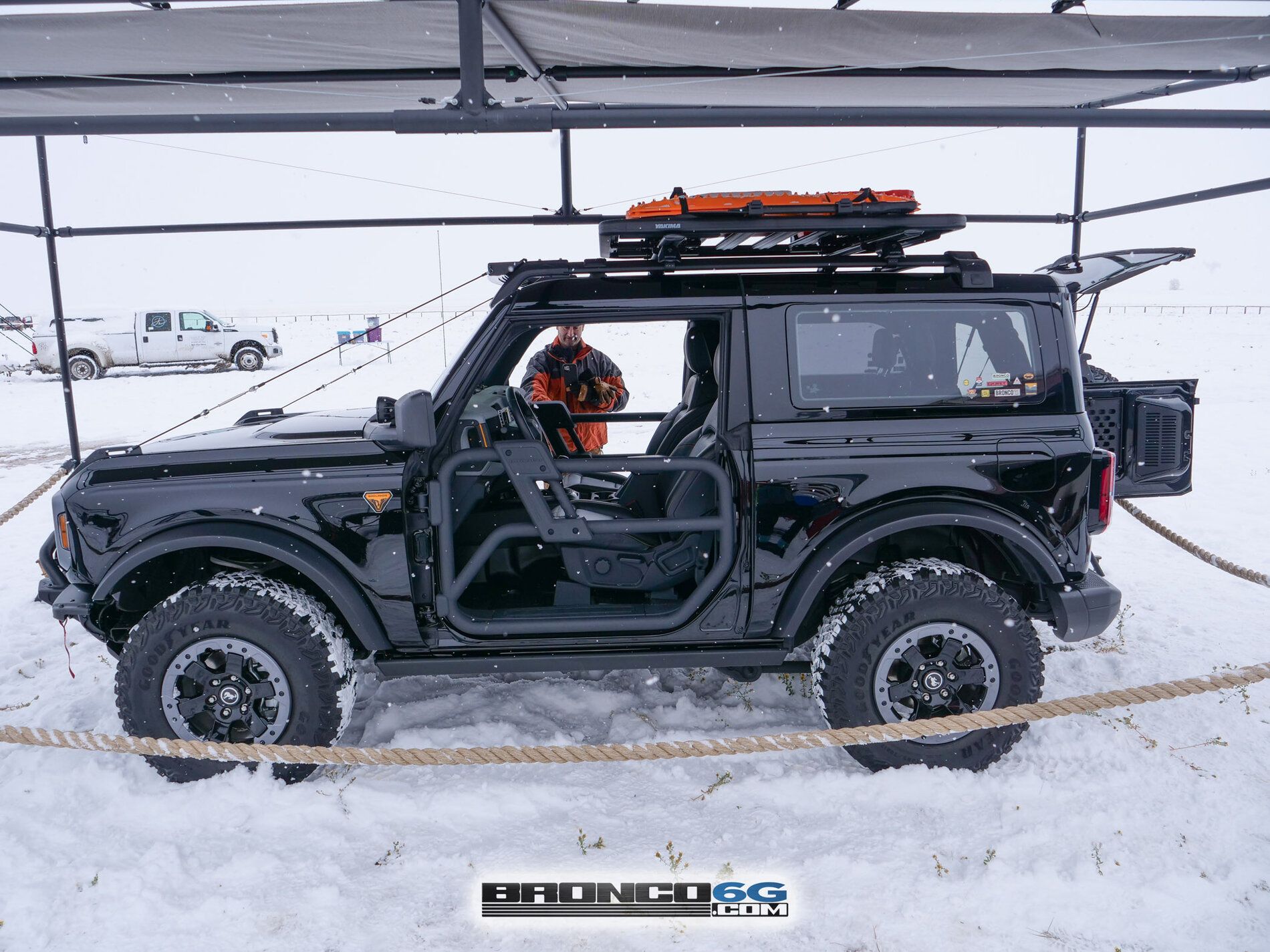 Bronco Accesories, Rack Carriers Yakima Fishing Rod Box Roof