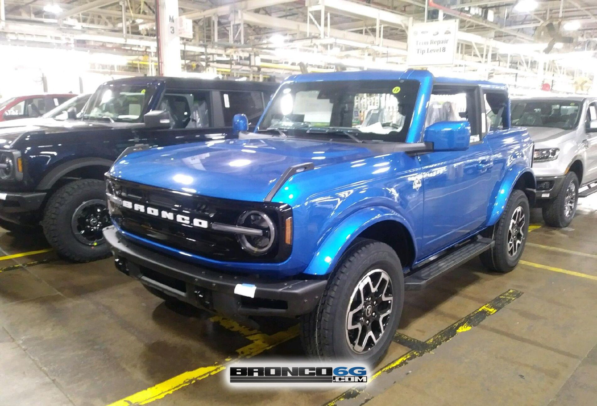 Velocity Blue vs Antimatter Blue 2021 Bronco Outer Banks 2-Door Factory 1.jpg