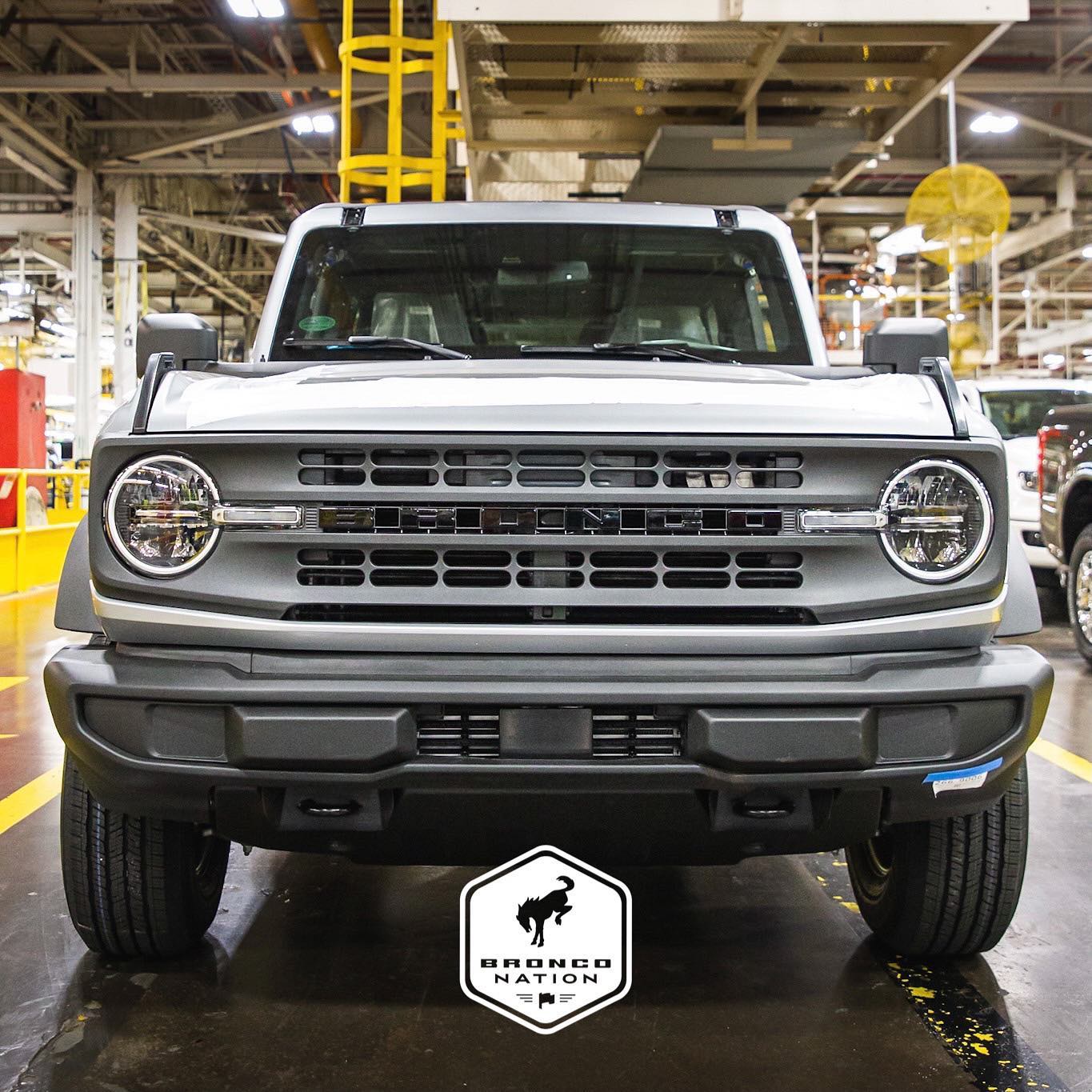 2021-ford-bronco-base-two-door-model-rolls-off-the-line_1.jpg