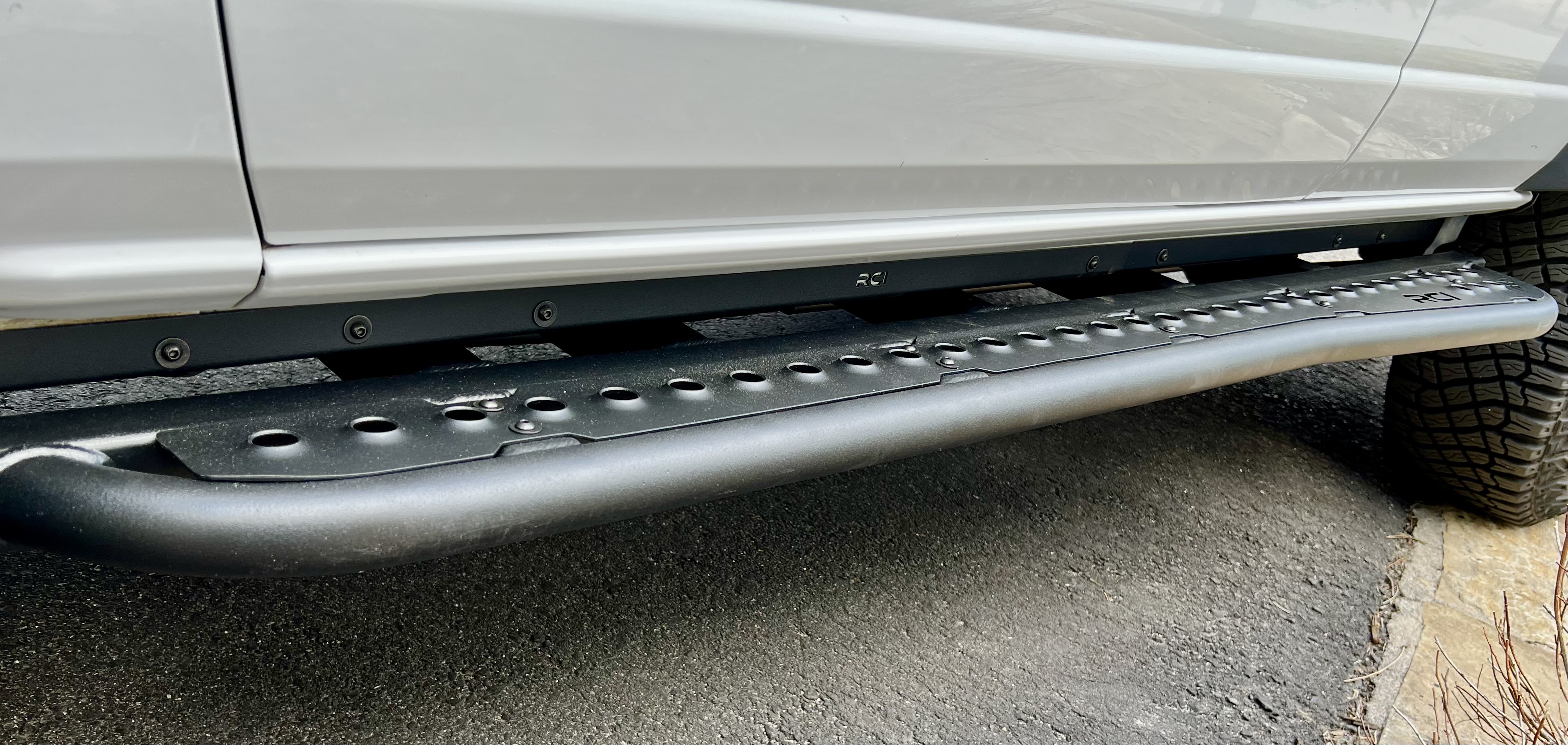 RCI Rock Sliders Installed Driverside Apr-24.jpg