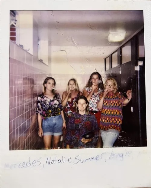 smoking-in-the-girls-room-1990s-v0-nrn7wgtkqlhc1.jpeg